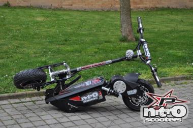 Elektrokoloběžka Nitro scooters XE1200 CITY černá